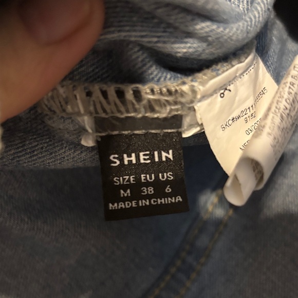 5 for $25! SHEIN Light Blue Denim Vest with Button Detail - Picture 2 of 3